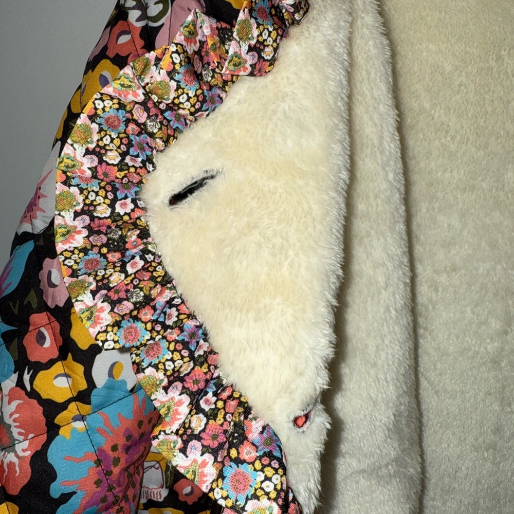Quilted Floral Jacket with Faux Shearling - Picture 5 of 6